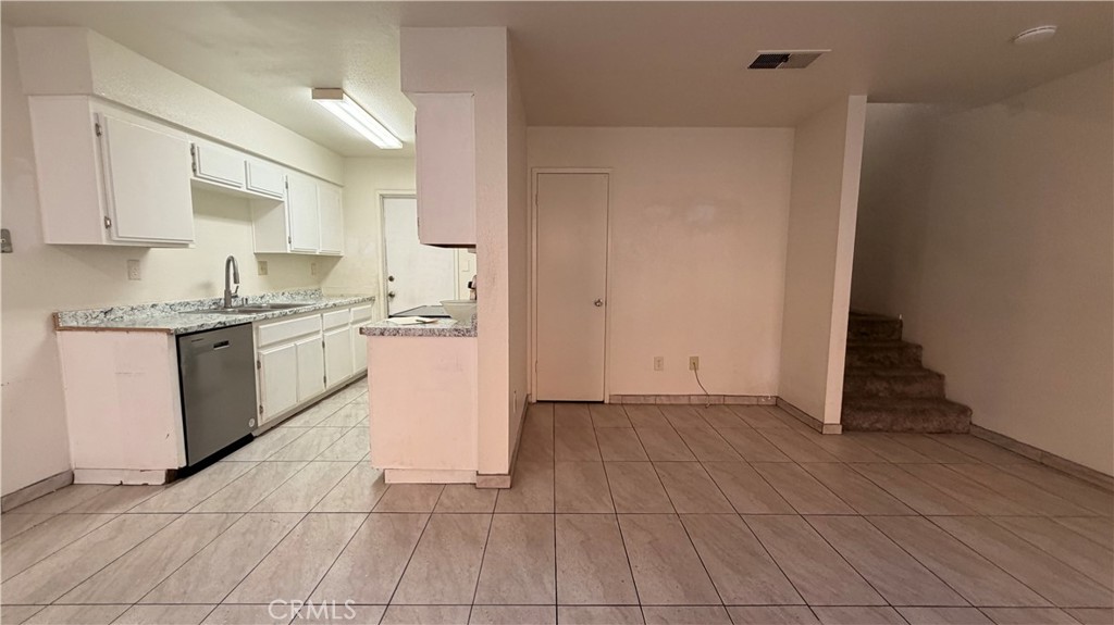 3217 Fortier B Property Photo 8