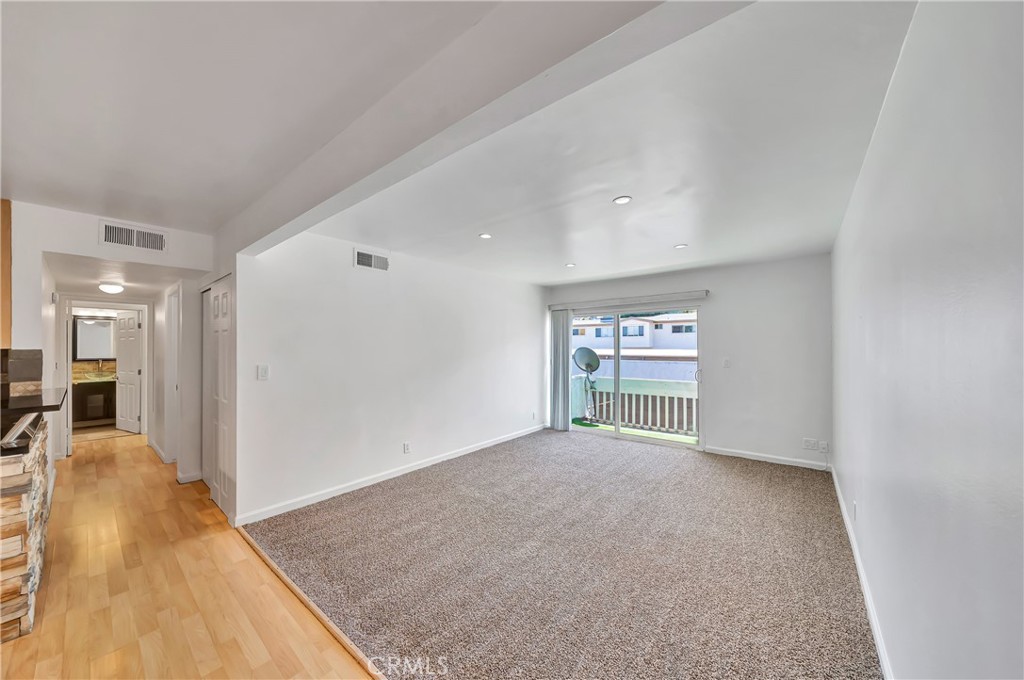 18620 Hatteras Street 247 Property Photo 3