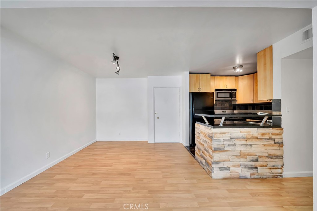18620 Hatteras Street 247 Property Photo 5