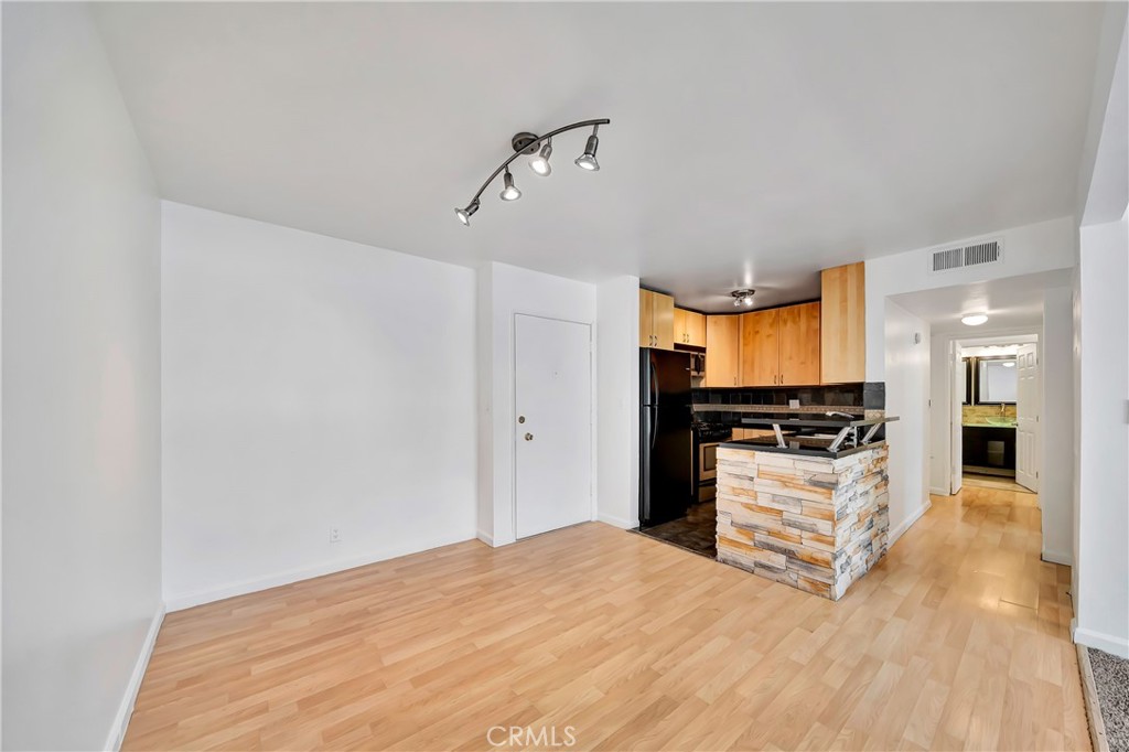 18620 Hatteras Street 247 Property Photo 6