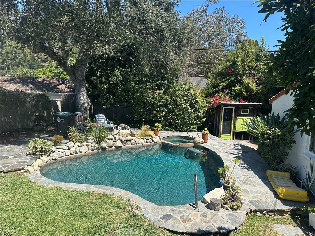 3230 Castera Avenue Property Photo 13