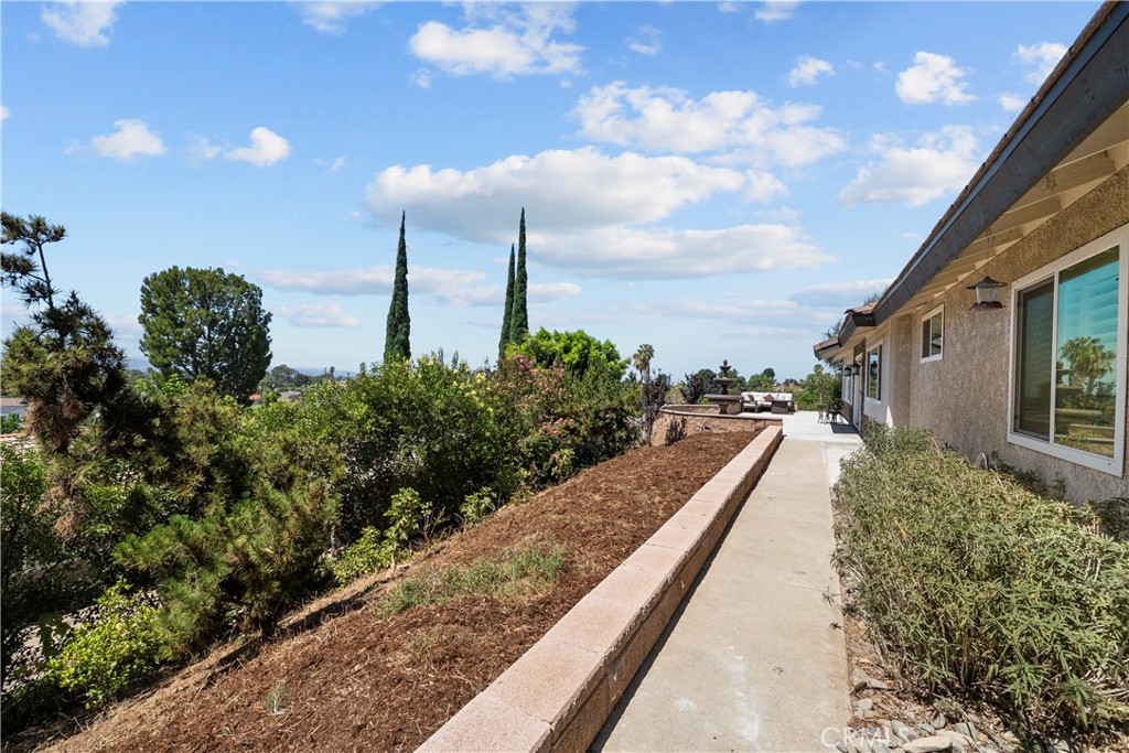 1243 S Stephora Property Photo 29
