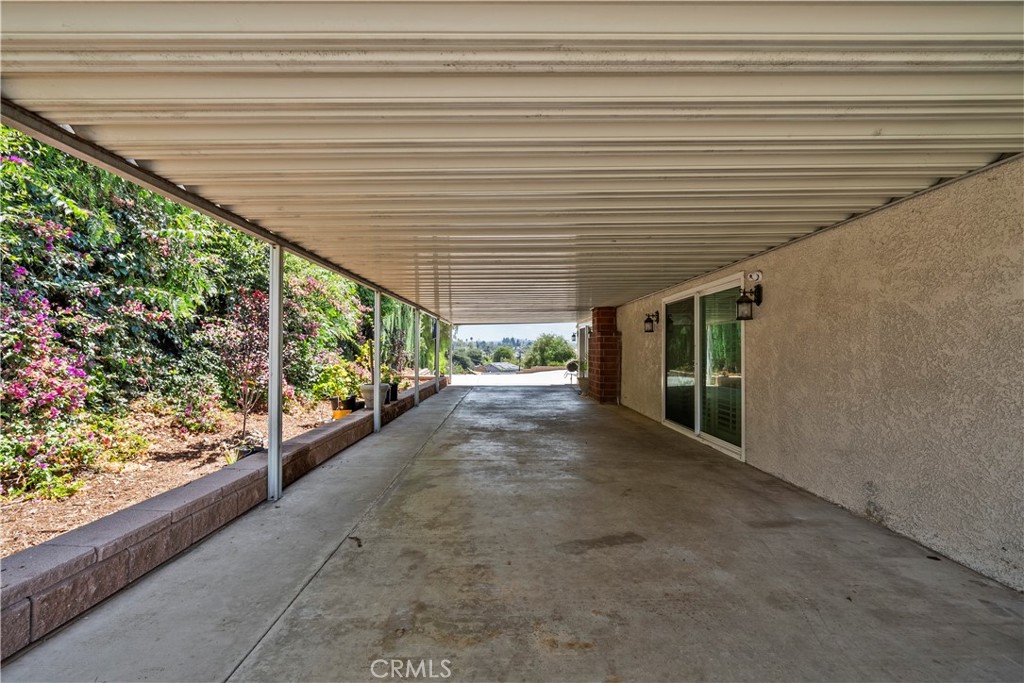 1243 S Stephora Property Photo 40