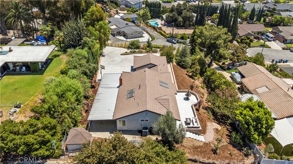1243 S Stephora Property Photo 44