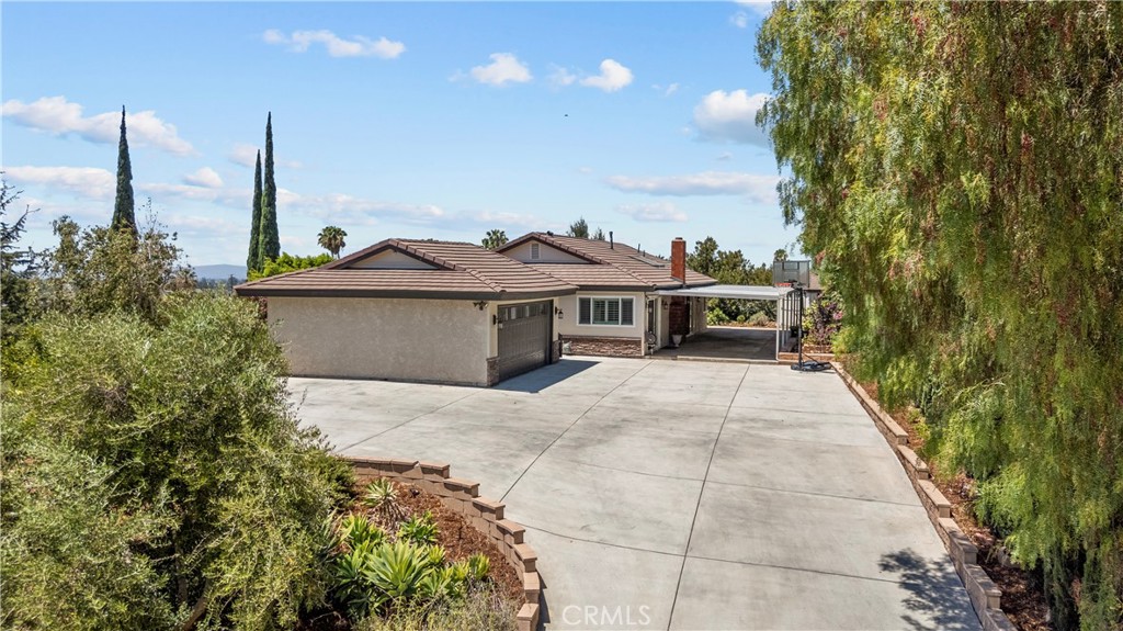1243 S Stephora Property Photo 47