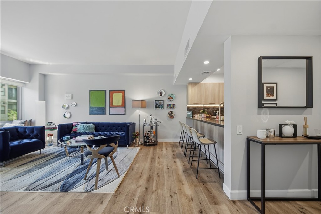 7135 Hollywood Boulevard 405 Property Photo 1