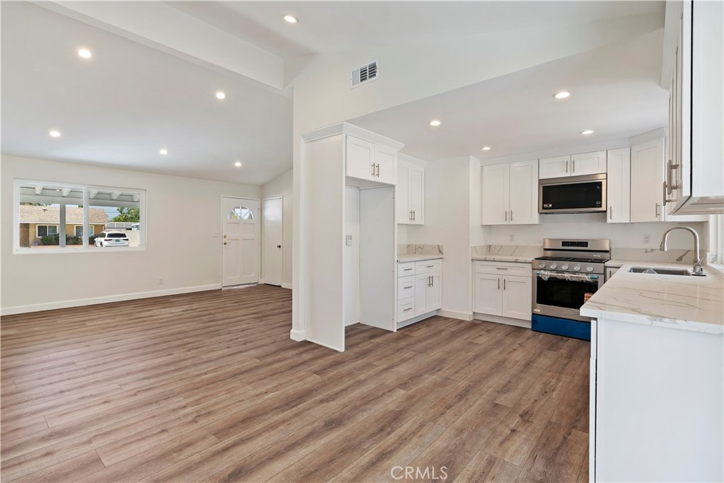 972 Appleton Property Photo 12