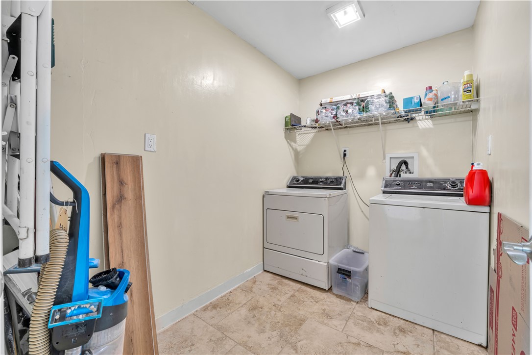 9400 Kemper Road Property Photo 16