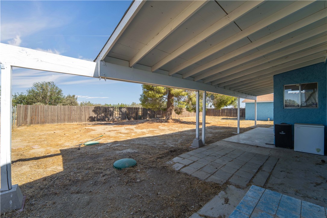 9400 Kemper Road Property Photo 17