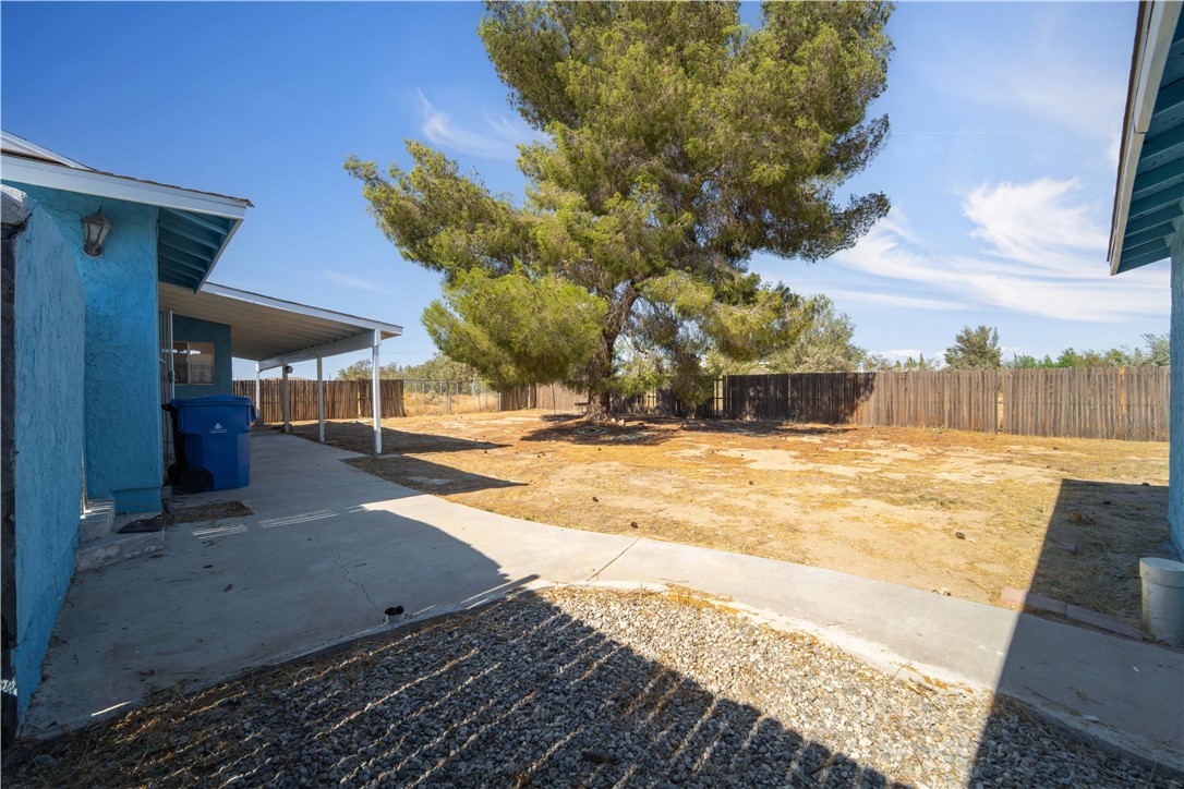 9400 Kemper Road Property Photo 18