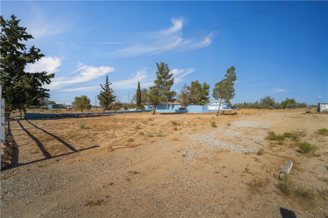 9400 Kemper Road Property Photo 23
