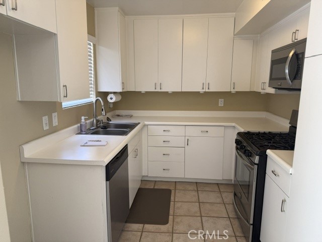 22135 Burbank Property Photo 6