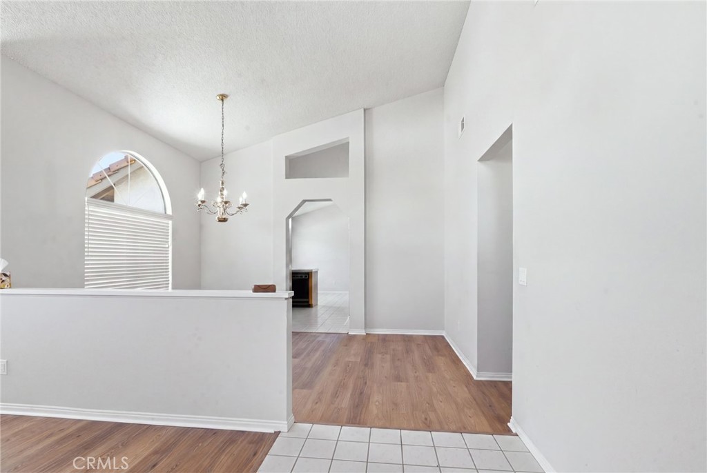 1198 Bel Air Court Property Photo 2