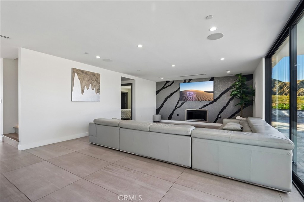 13042 Jolette Avenue Property Photo 15
