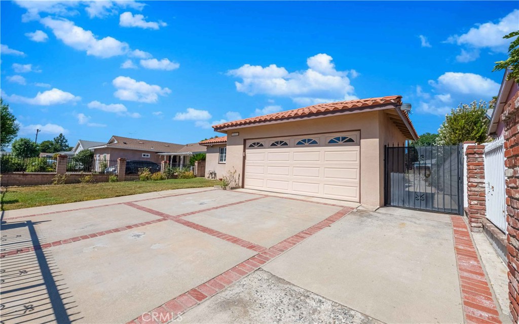 8531 Chimineas Avenue Property Photo 3