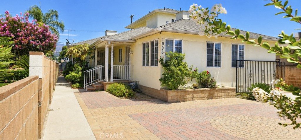 1906 Jackson Street Property Photo 2
