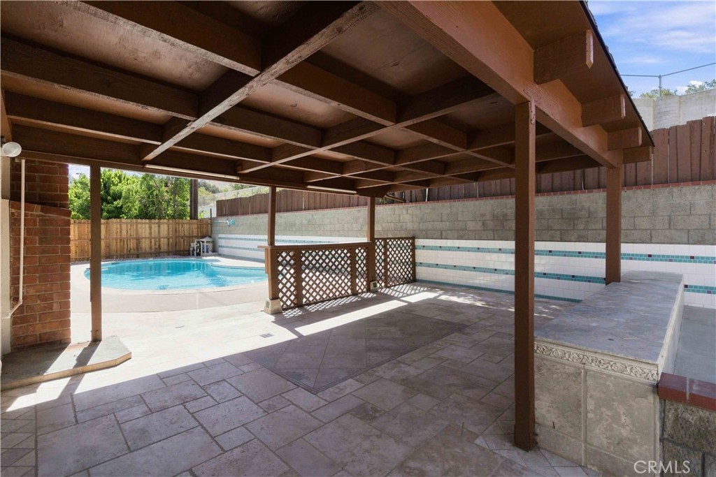 5716 Katherine Property Photo 28