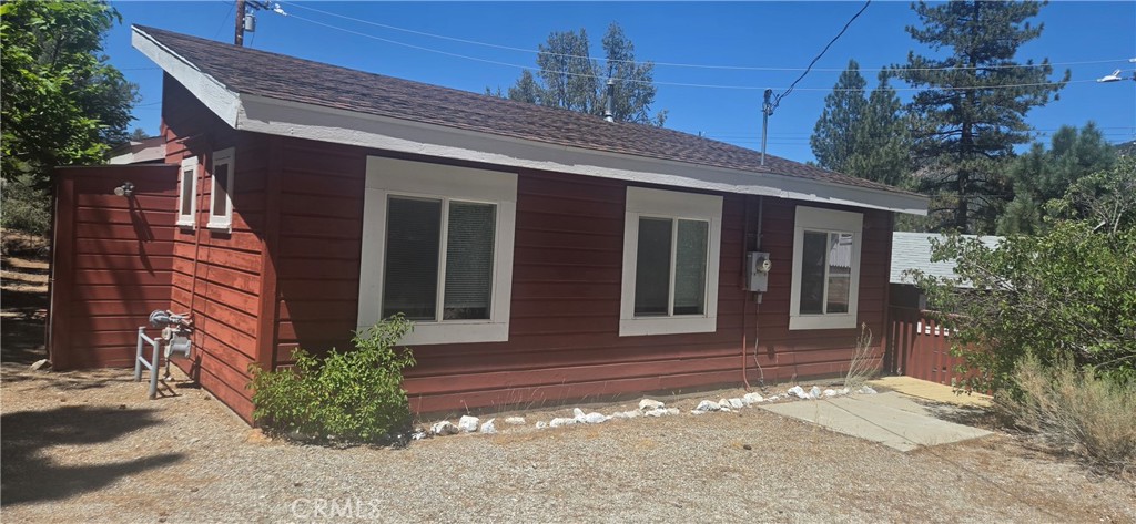 6787 Lakeview Property Photo 1
