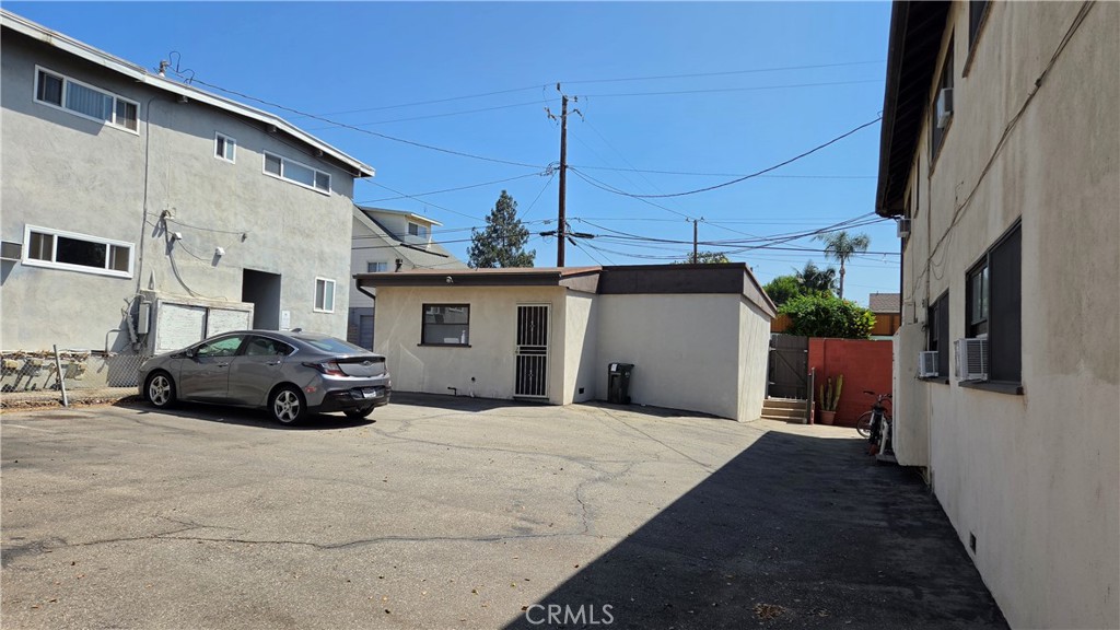 455 - 457 W Elm Property Photo 11
