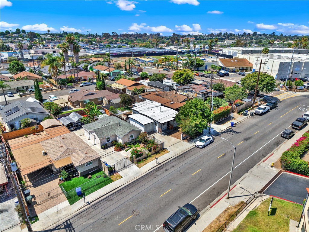 334 W California Avenue Property Photo 6