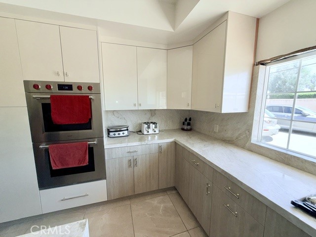 16641 Parthenia Property Photo 14