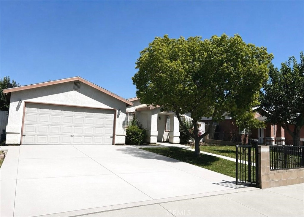 1850 Pepper Tree Close Property Photo 3