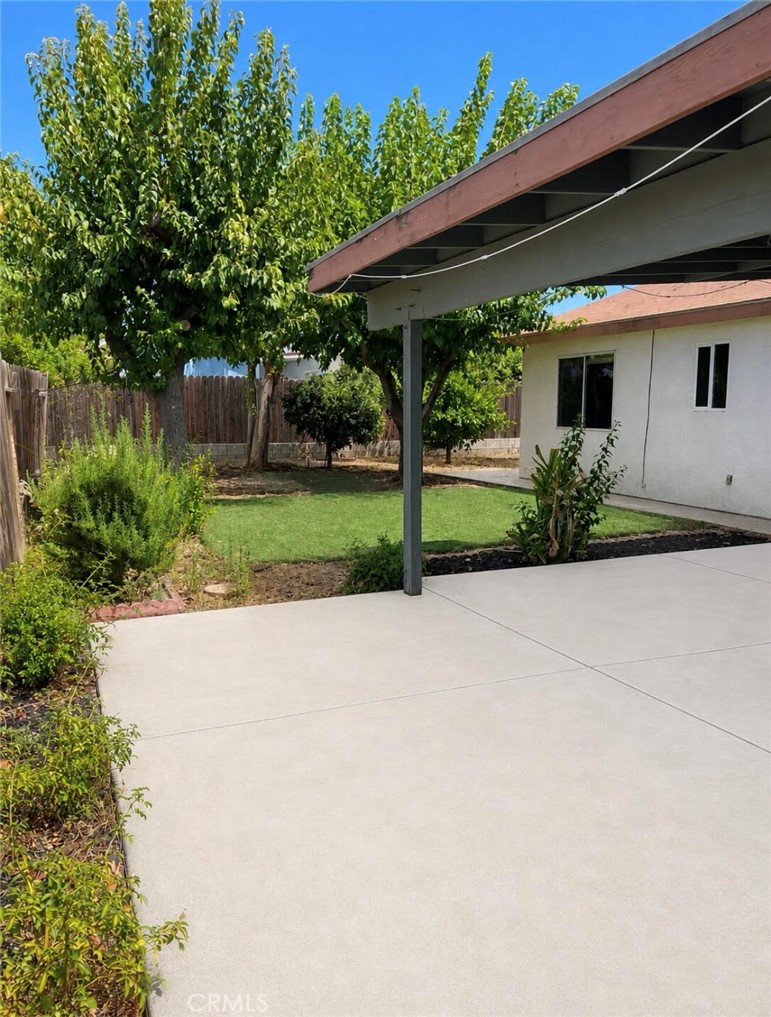 1850 Pepper Tree Close Property Photo 5