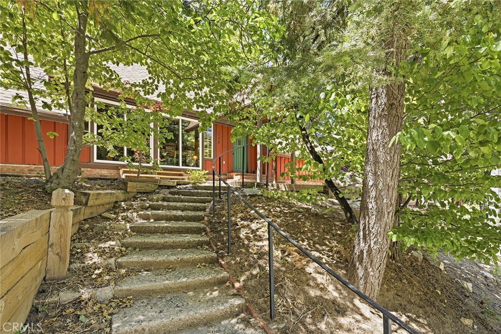 118 E Lane Property Photo 2