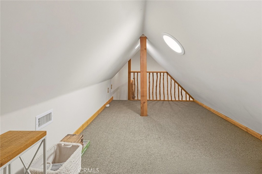 118 E Lane Property Photo 26