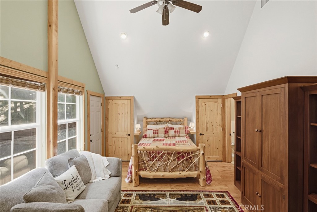 118 E Lane Property Photo 34