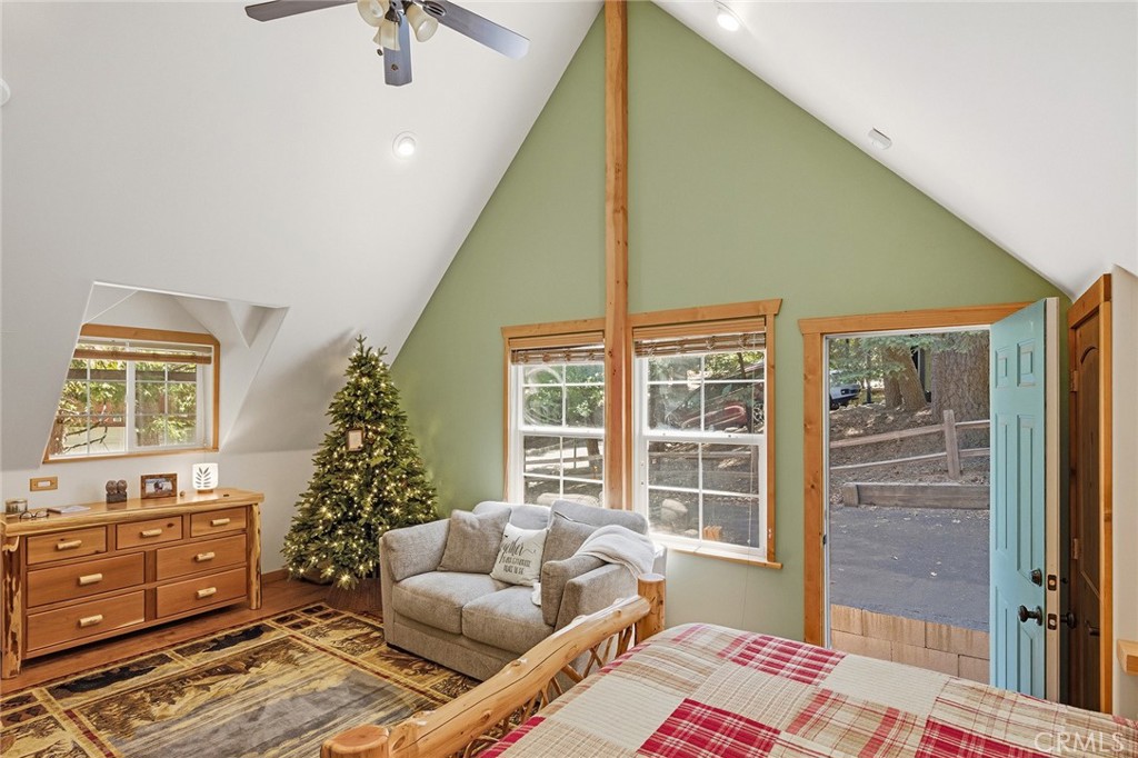 118 E Lane Property Photo 35