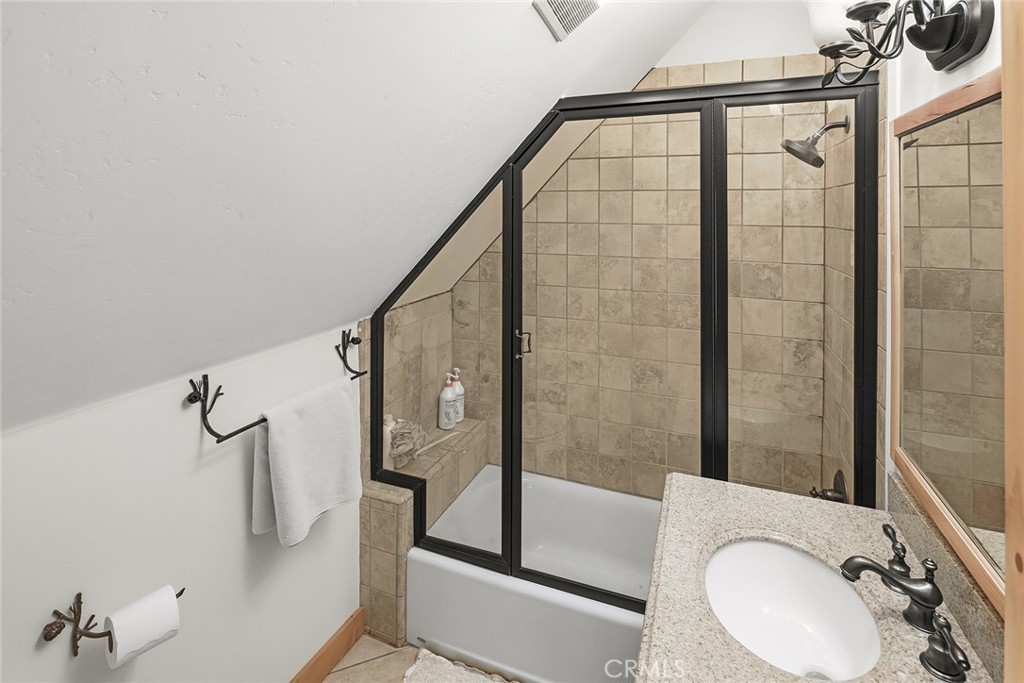118 E Lane Property Photo 39
