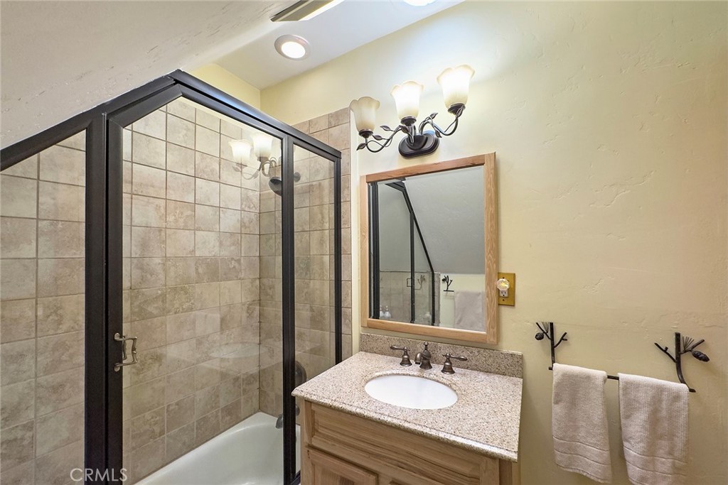 118 E Lane Property Photo 40