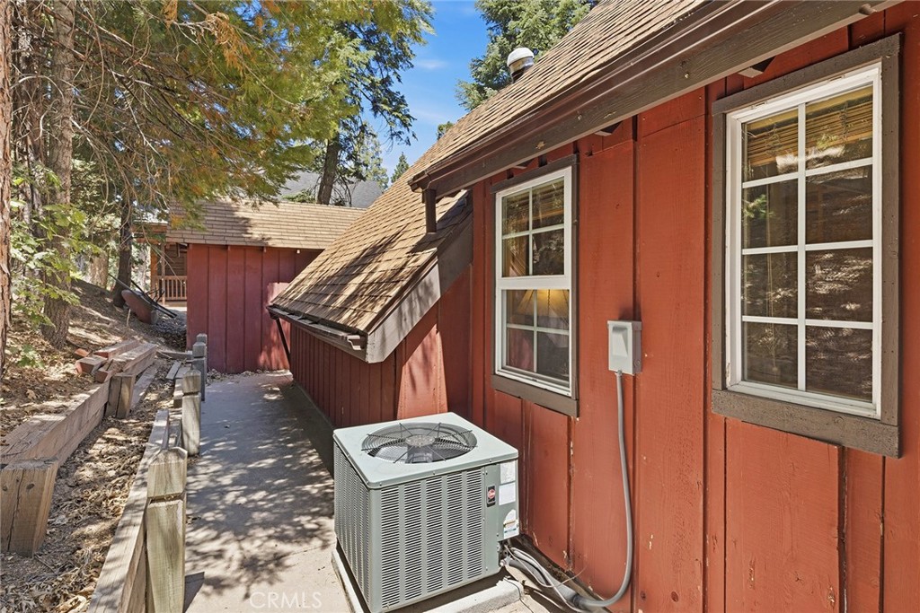 118 E Lane Property Photo 65