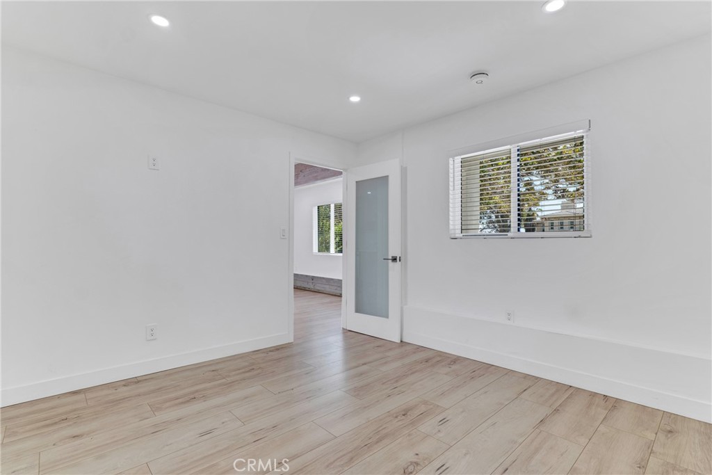 7841 1/2 W 83rd Property Photo 11
