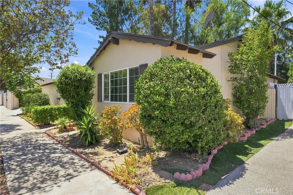 7635 Fallbrook Property Photo 1