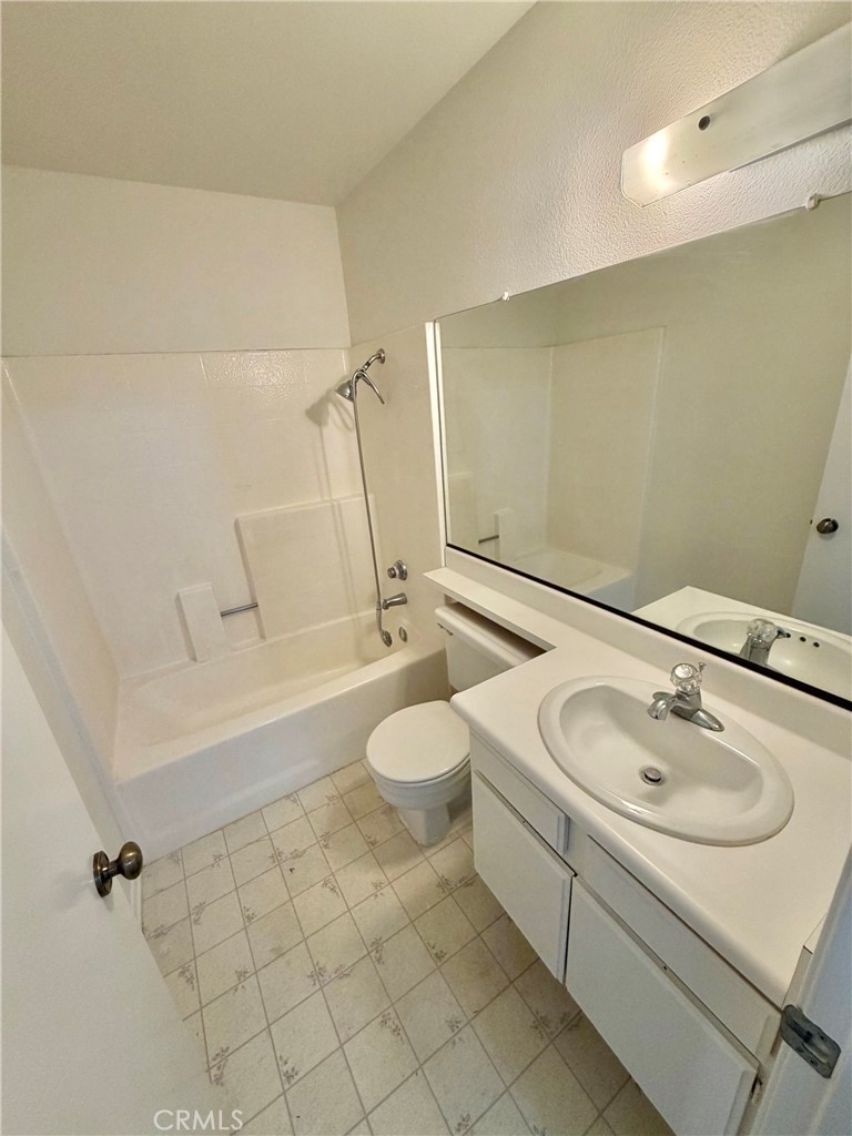 551 Sunrise Property Photo 14