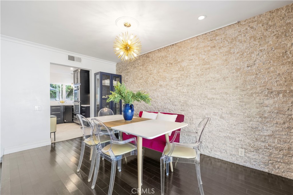 1520 Rugby Cir Property Photo 8