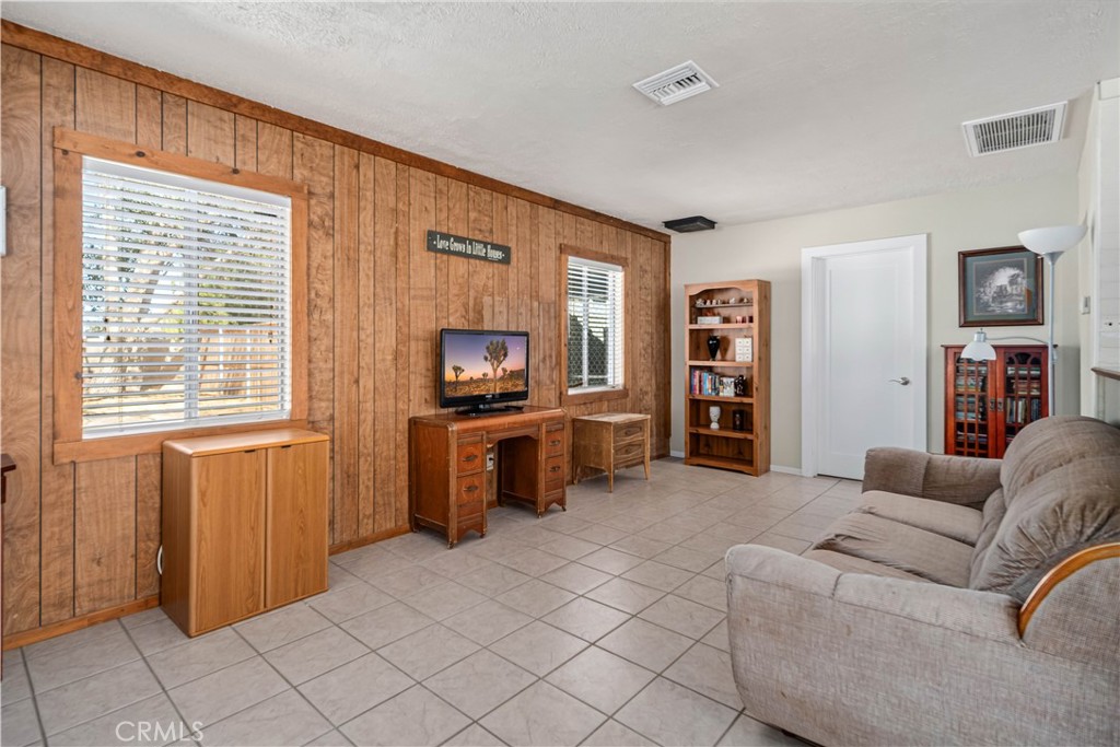 8663 W Avenue E8 Property Photo 13