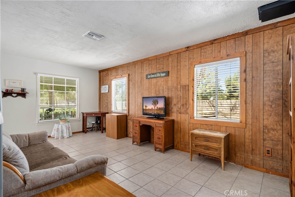 8663 W Avenue E8 Property Photo 14