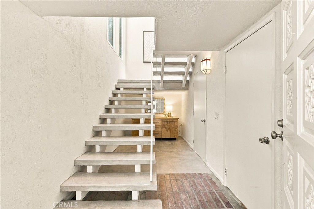 8518 Walnut Property Photo 4