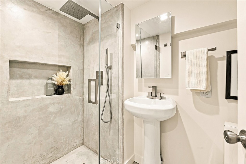 8518 Walnut Property Photo 32