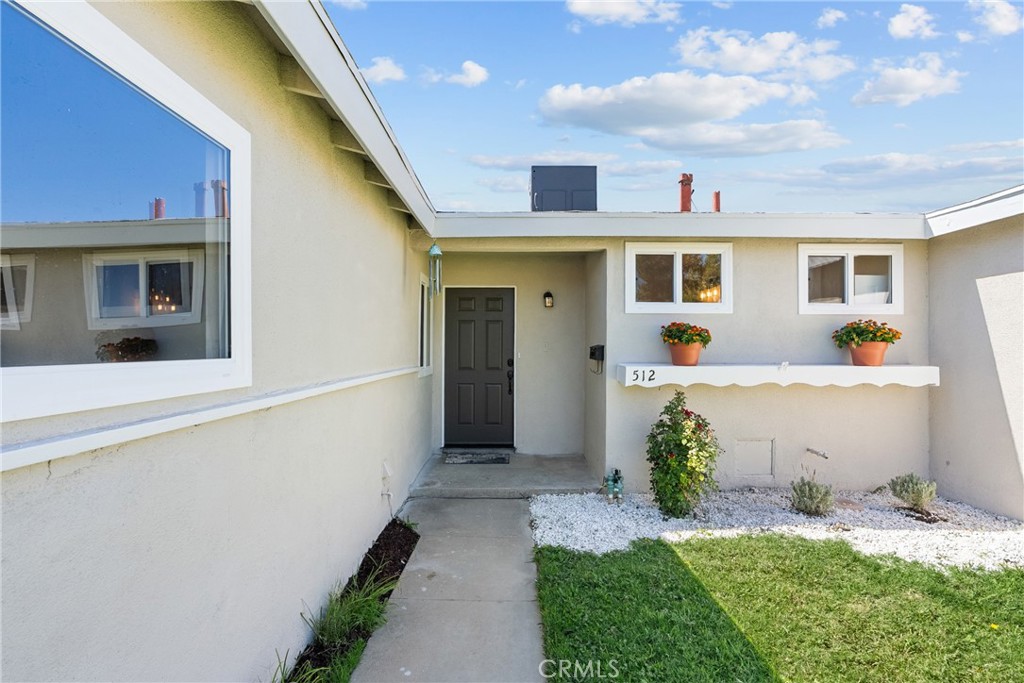512 E Lingard Property Photo 4