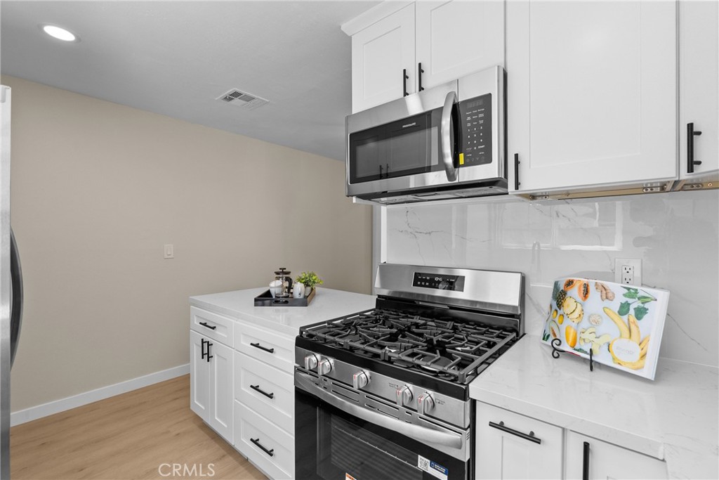 512 E Lingard Property Photo 13