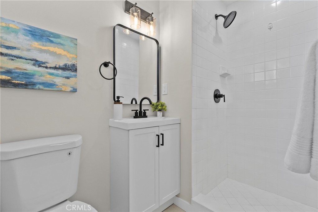 512 E Lingard Property Photo 23