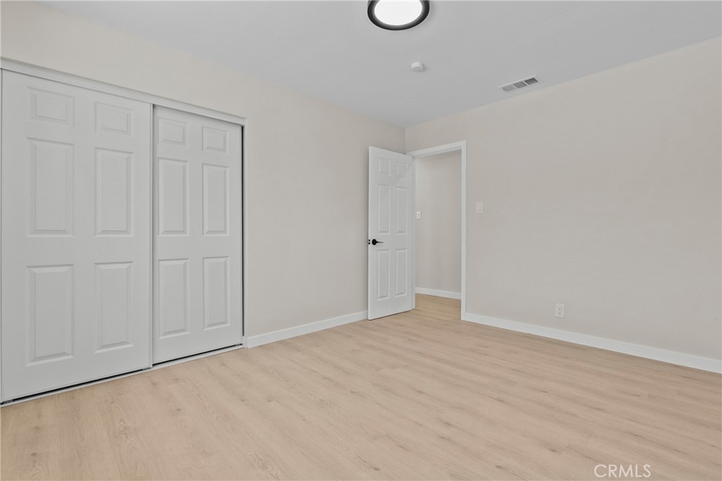 512 E Lingard Property Photo 26