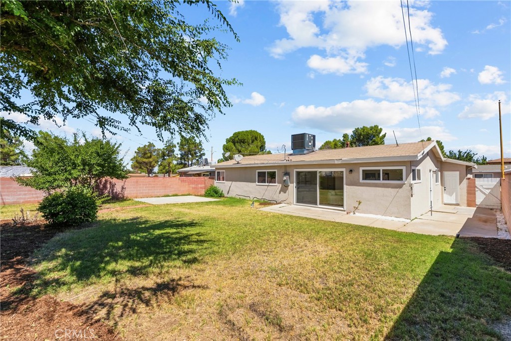 512 E Lingard Property Photo 32