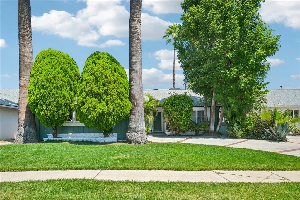 7042 Morse Avenue Property Photo