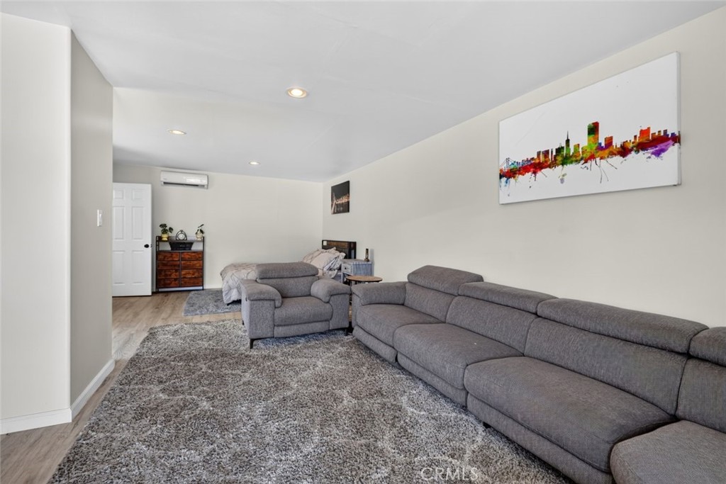 7959 Bothwell Road Property Photo 11