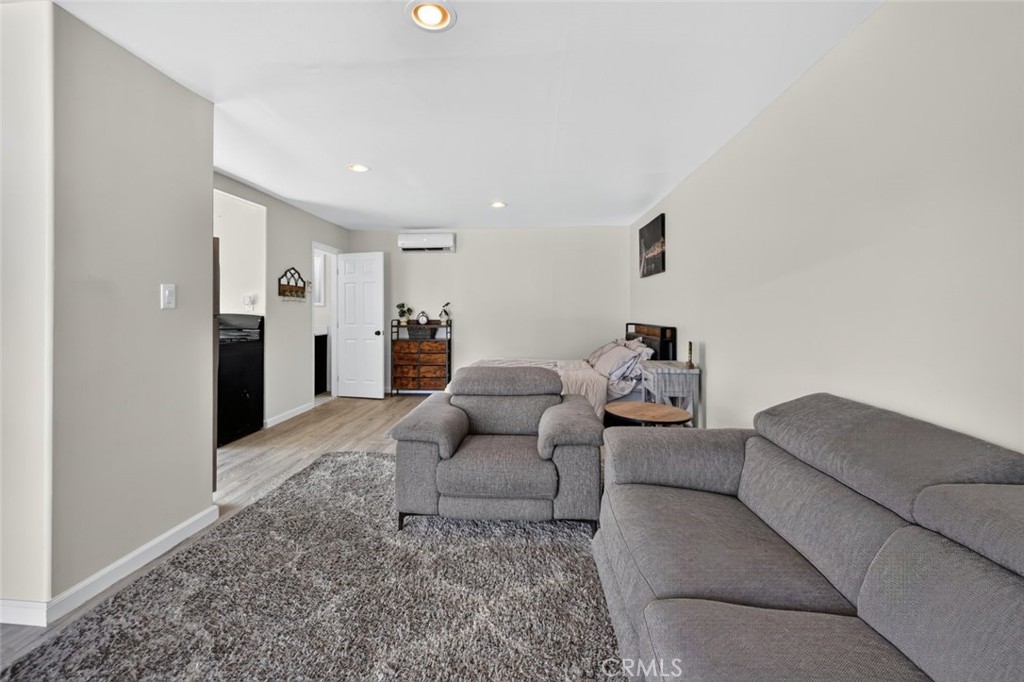 7959 Bothwell Road Property Photo 13
